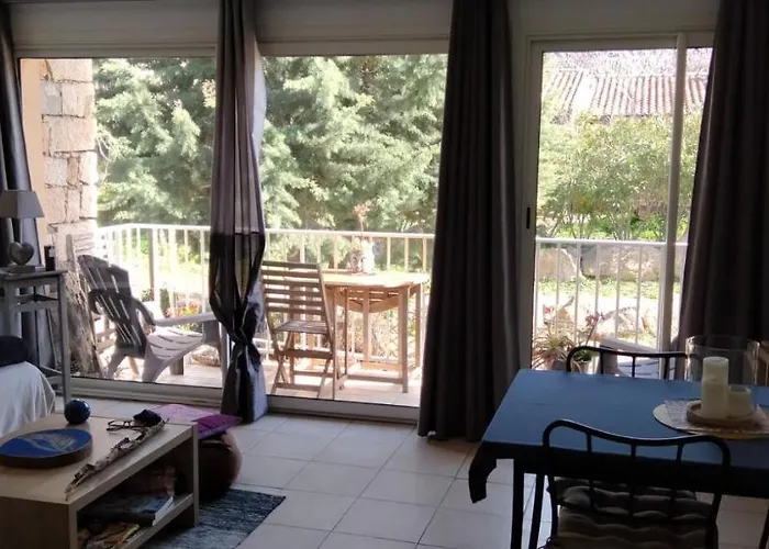 Daire Beau T2 - Piscine Chauffee